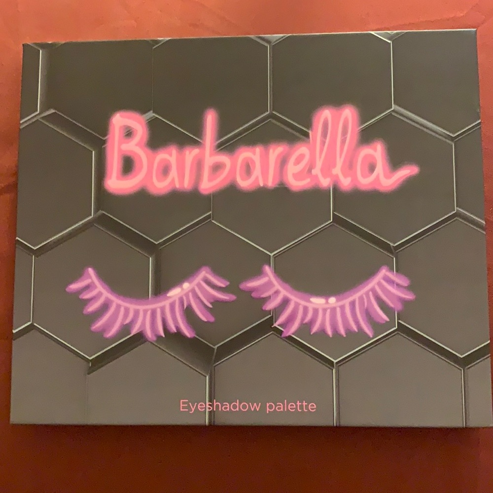 Bee beauty Barbarella palette